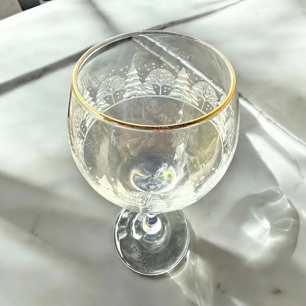 Libbey Vintage Snow Scene Wine Glass Goblets Set of 2 Holiday Theme - Picture 7 of 7